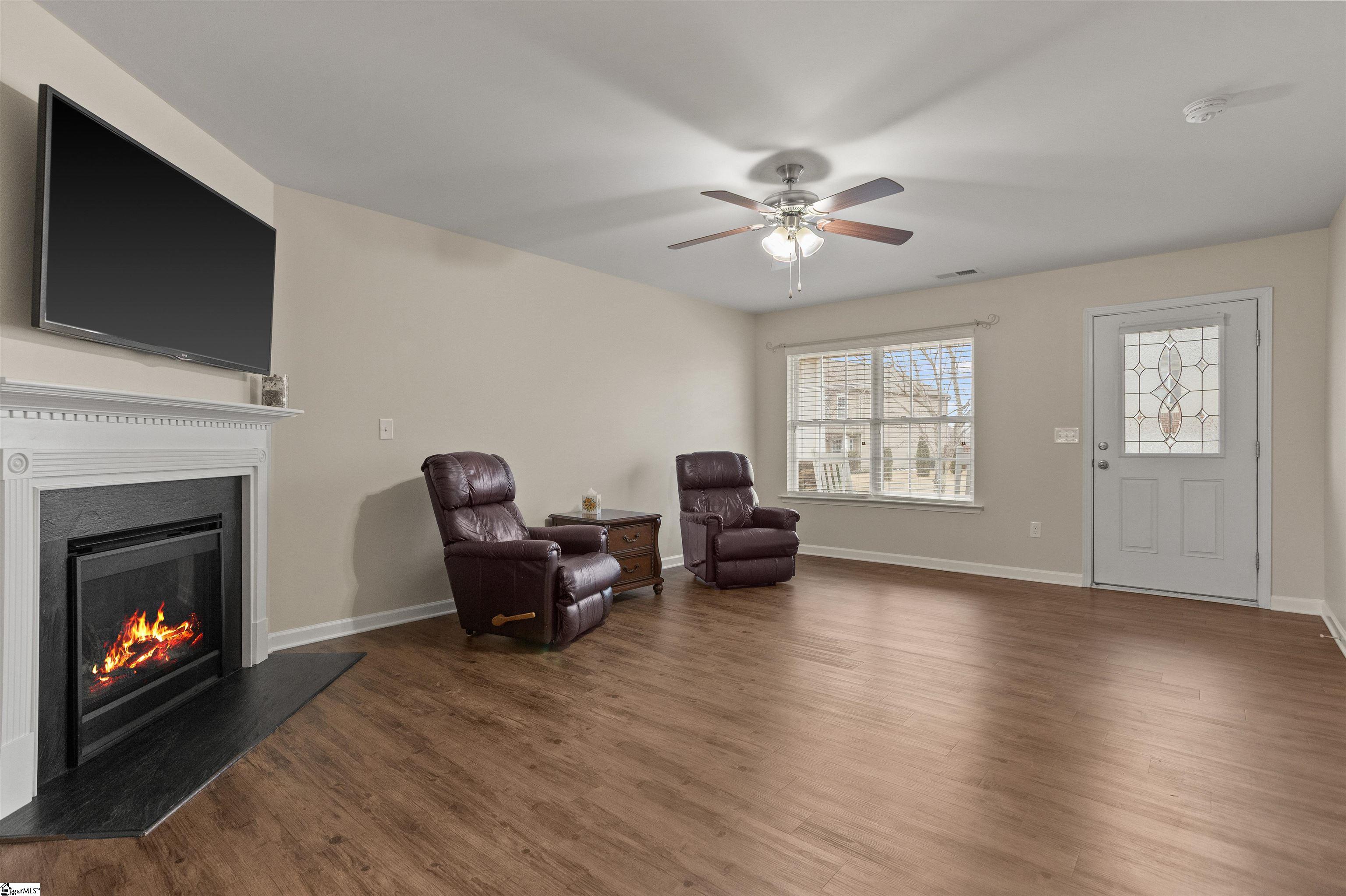 213 Golden Bear Walk Duncan, SC 29334 - Photo 2 of 33