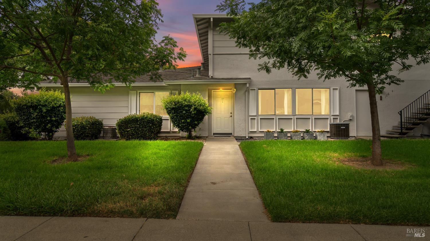 106 Del Rio Court, Unit 2 Vacaville, CA 95687 - Photo 2 of 25