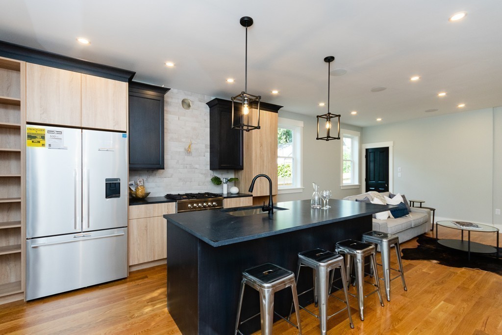 53 R Bailey Street, Unit 1 Boston, MA 02124 - Photo 4 of 22 Gallery Image 4