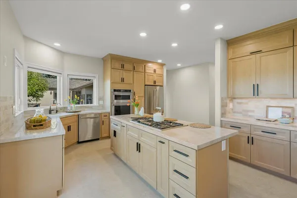 $2,830,000 | 9539 VÃa Del Cielo, Gilroy, CA 95020