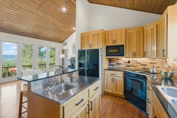 $2,830,000 | 9539 VÃa Del Cielo, Gilroy, CA 95020