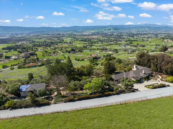 $2,830,000 | 9539 VÃa Del Cielo, Gilroy, CA 95020