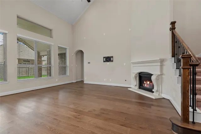 a view of a yard in front of a house