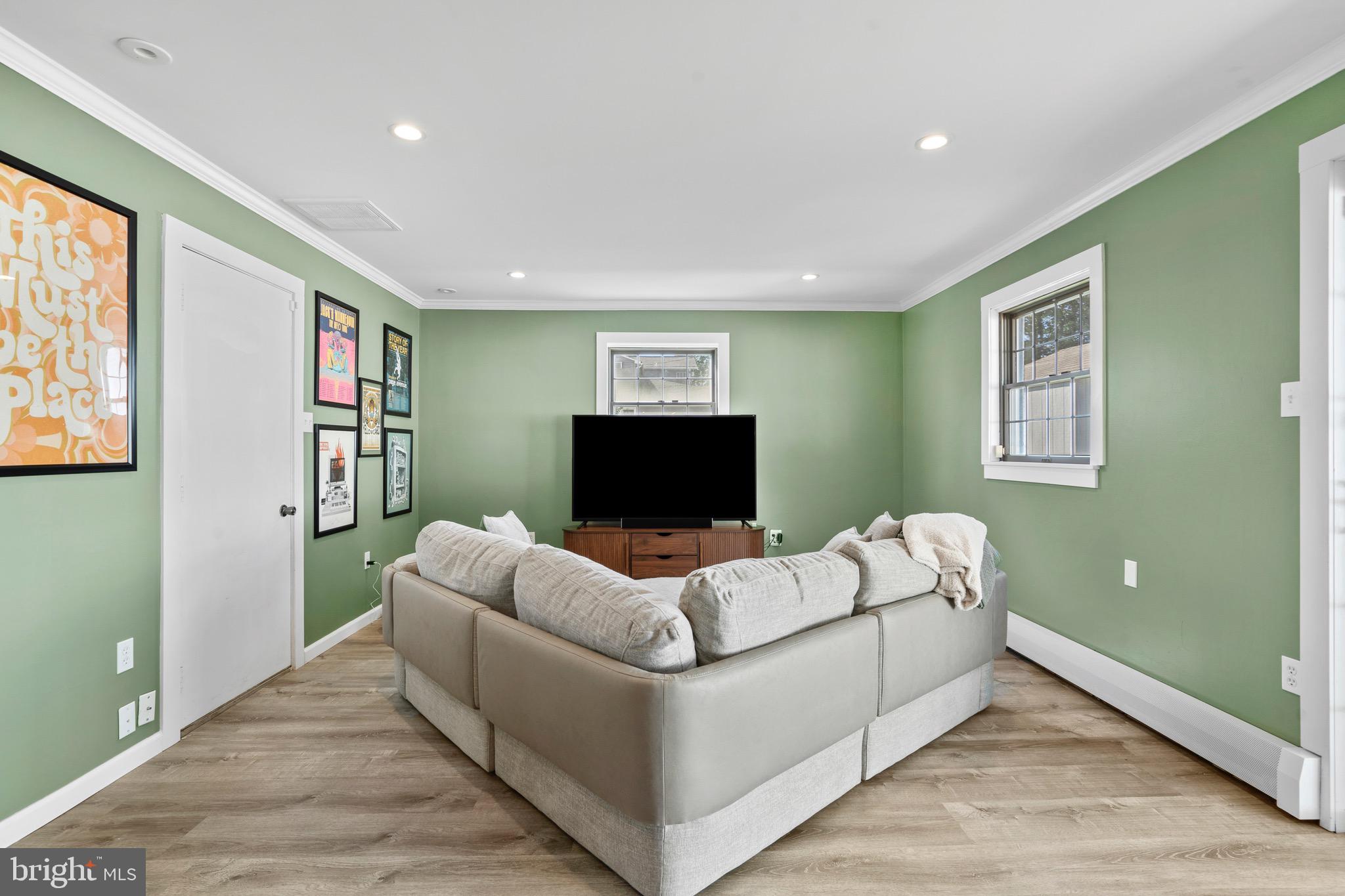 10 Thistle Road Levittown, PA 19056 - Photo 11 of 32 Gallery Image 11
