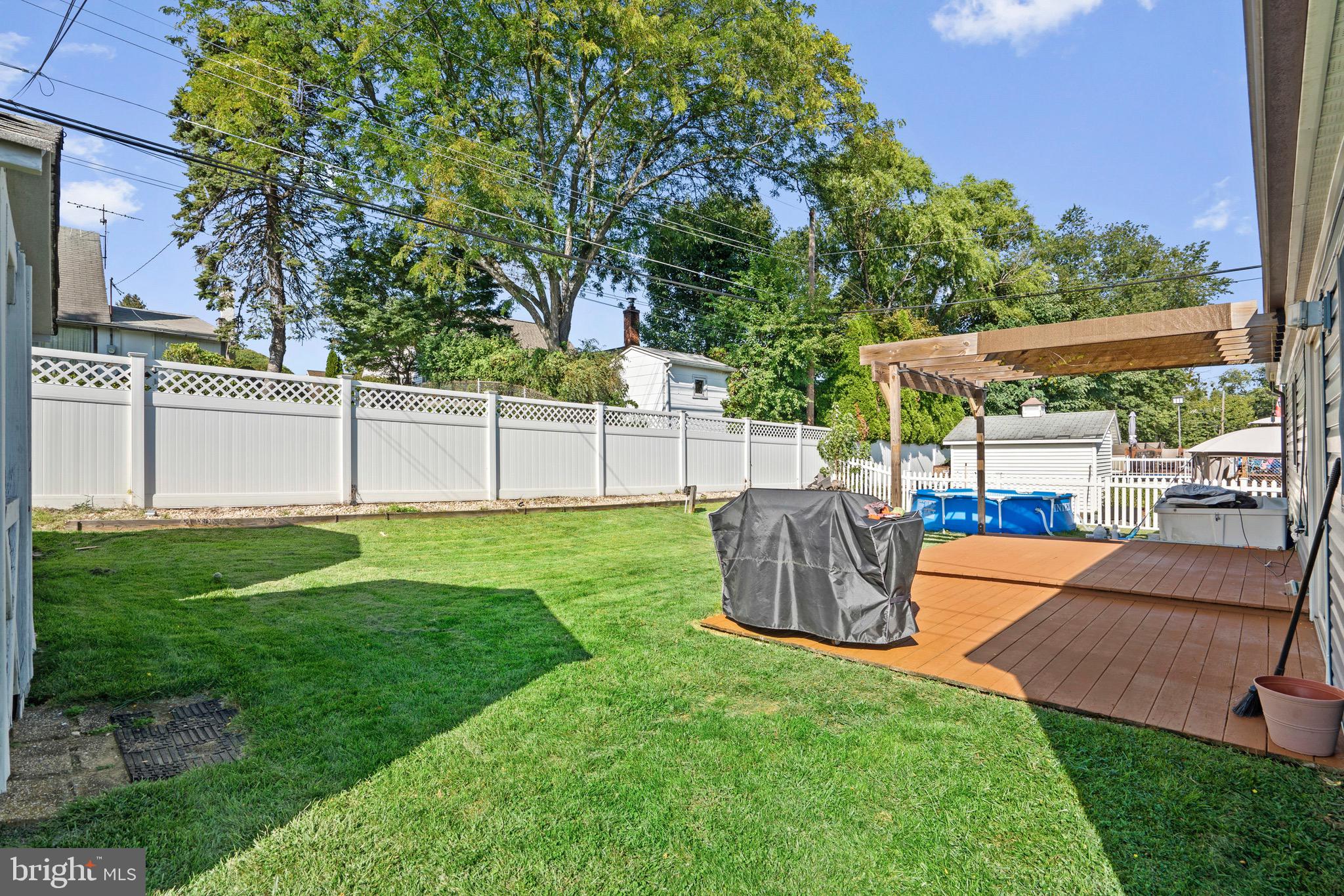 10 Thistle Road Levittown, PA 19056 - Photo 29 of 32 Gallery Image 29