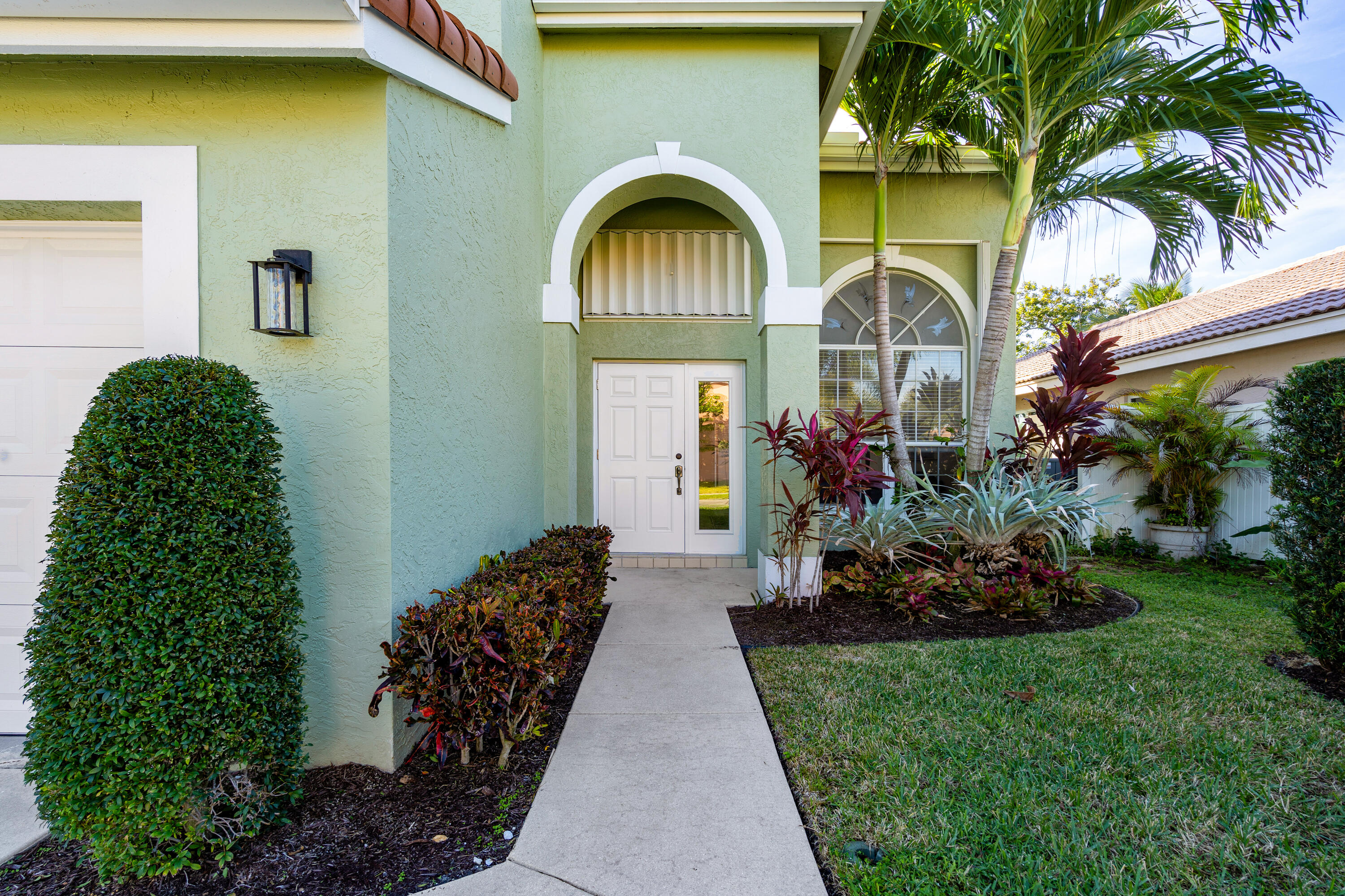 10970 Crescendo Circle Boca Raton, FL 33498 - Photo 5 of 45 005-10970CrescendoCircle-BocaRaton-FL-33