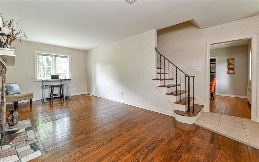 1505 West Ingomar Road Pittsburgh, PA 15237 - Photo 24 of 42 Beautiful living room located off entry.