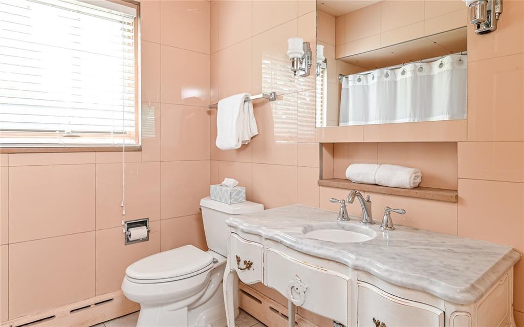 1505 West Ingomar Road Pittsburgh, PA 15237 - Photo 32 of 42 First floor full bath.