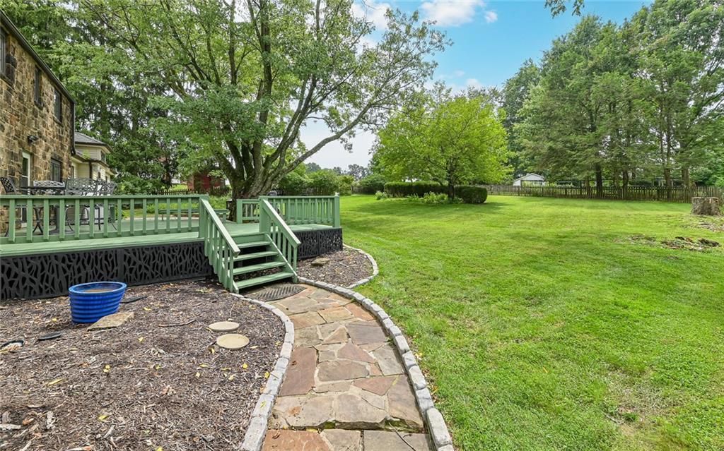 1505 West Ingomar Road Pittsburgh, PA 15237 - Photo 5 of 42 Easy access to outdoor living spaces.