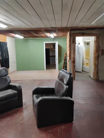 $1,100 | 6759 Highway 105, Unit PIE SHP, Navasota, TX 77868