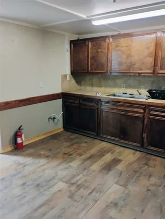 $1,100 | 6759 Highway 105, Unit PIE SHP, Navasota, TX 77868