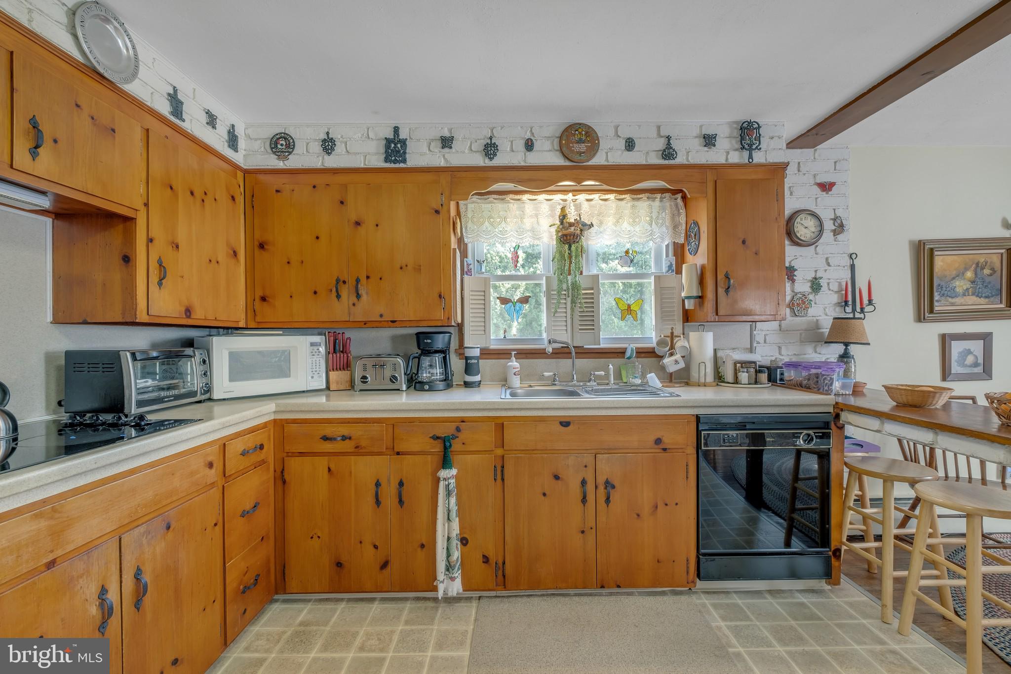 184 Crest Road Newtown, PA 18940 - Photo 12 of 27