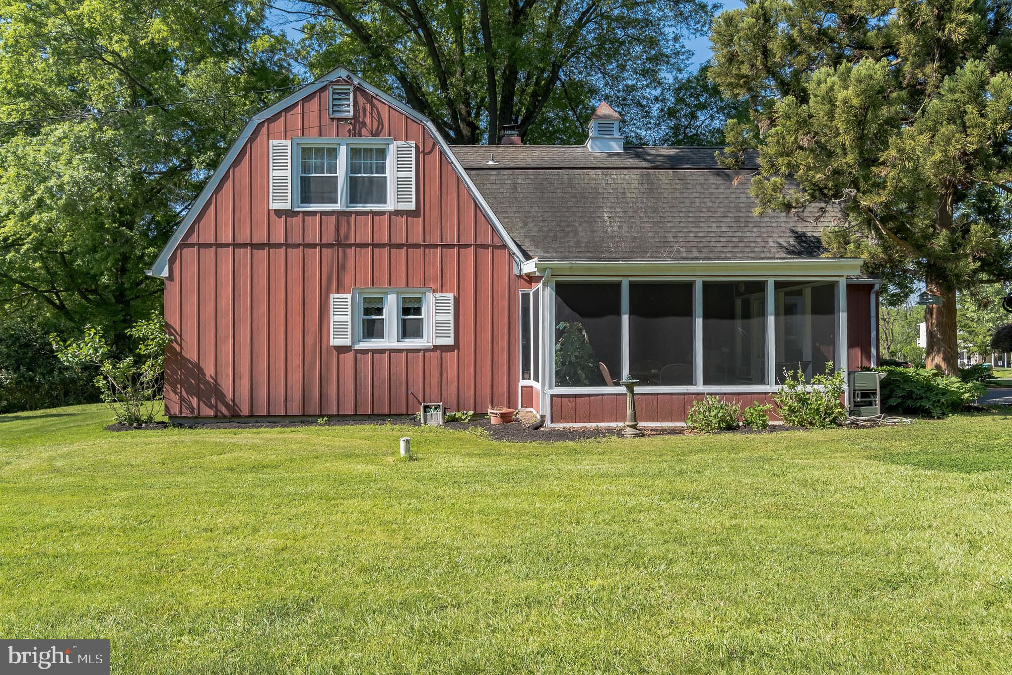 184 Crest Road Newtown, PA 18940 - Photo 5 of 27