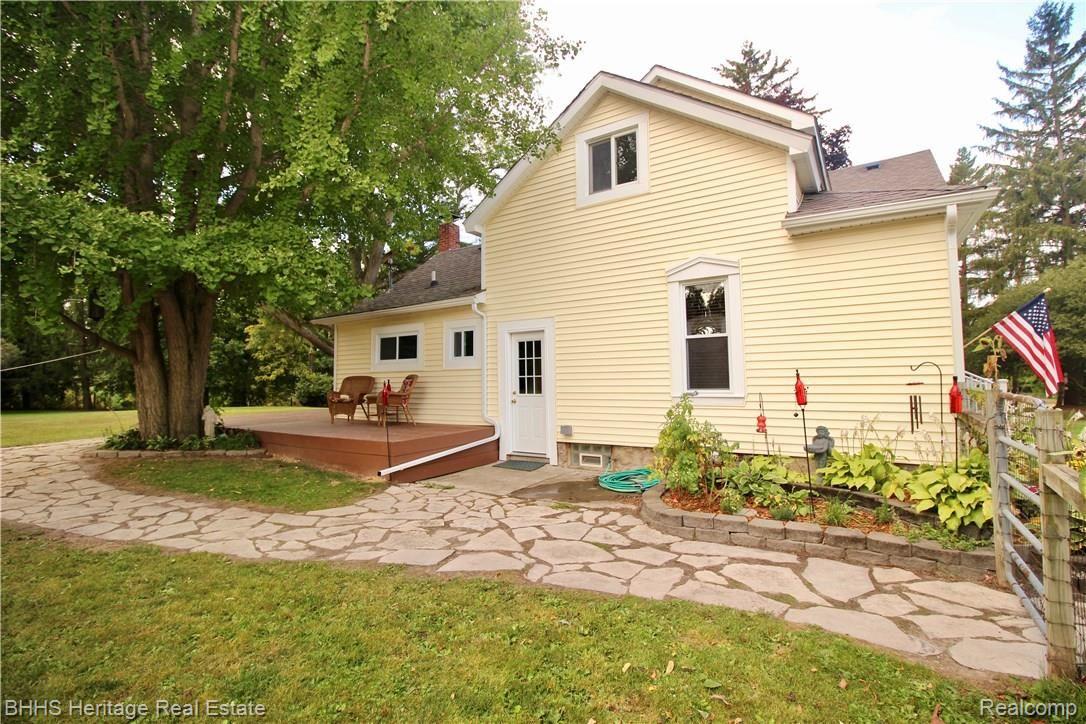 10975 West Allen Road Fowlerville, MI 48836 - Photo 19 of 31 fullsizeoutput_bef.jpeg