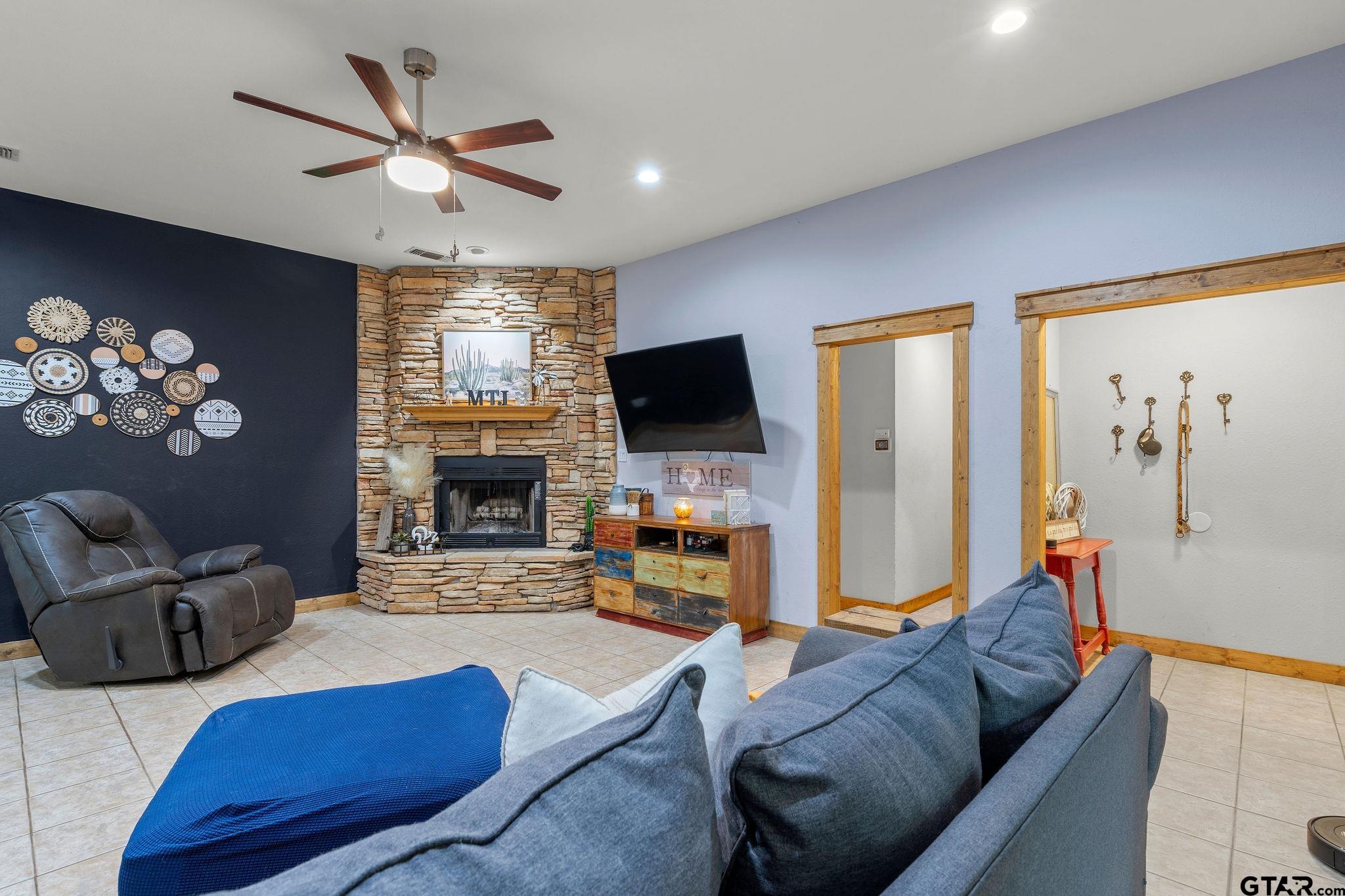 237 Saddleback Lane Holly Lake Ranch, TX 75765 - Photo 7 of 31