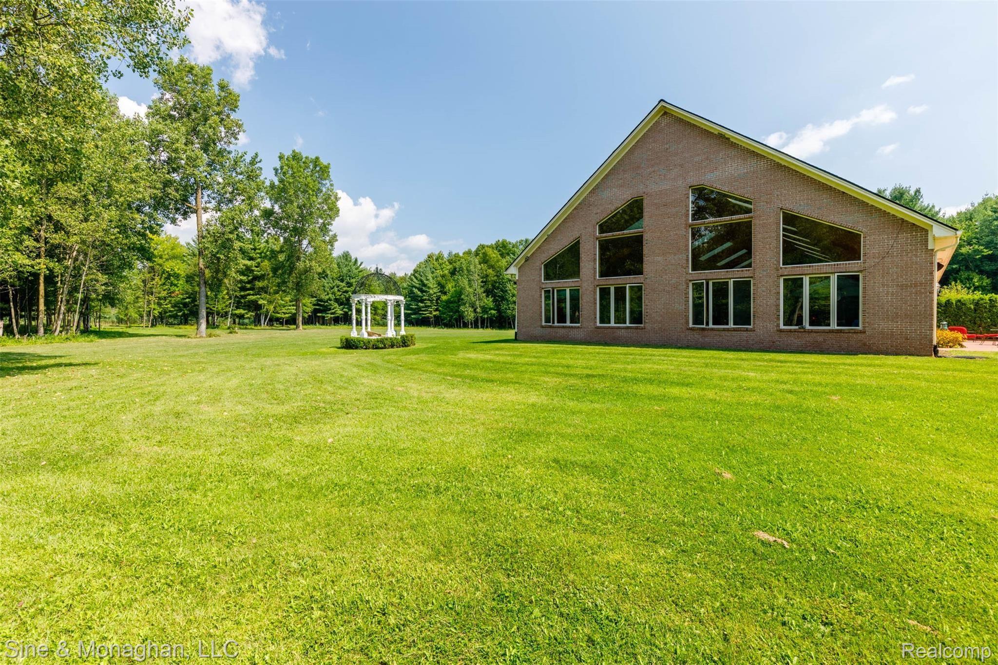 4784 Ketchum Road St. Clair, MI 48079 - Photo 68 of 83 68 THERES EVEN A GAZEBO 4784 Ketchum Rd.jpg