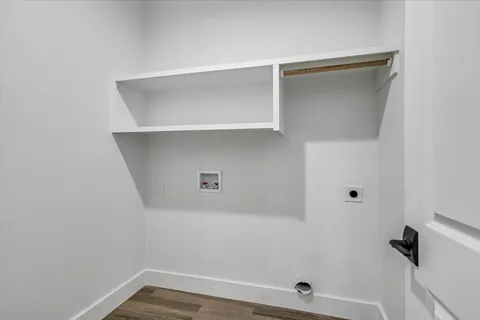 a view of utility room