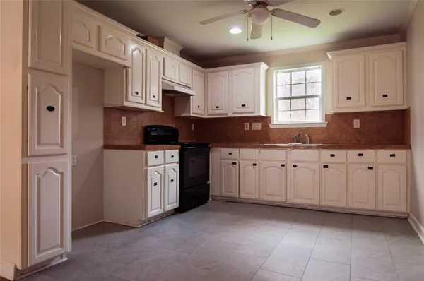 $1,499 | 14203 East Ravine Run, Willis, TX 77318