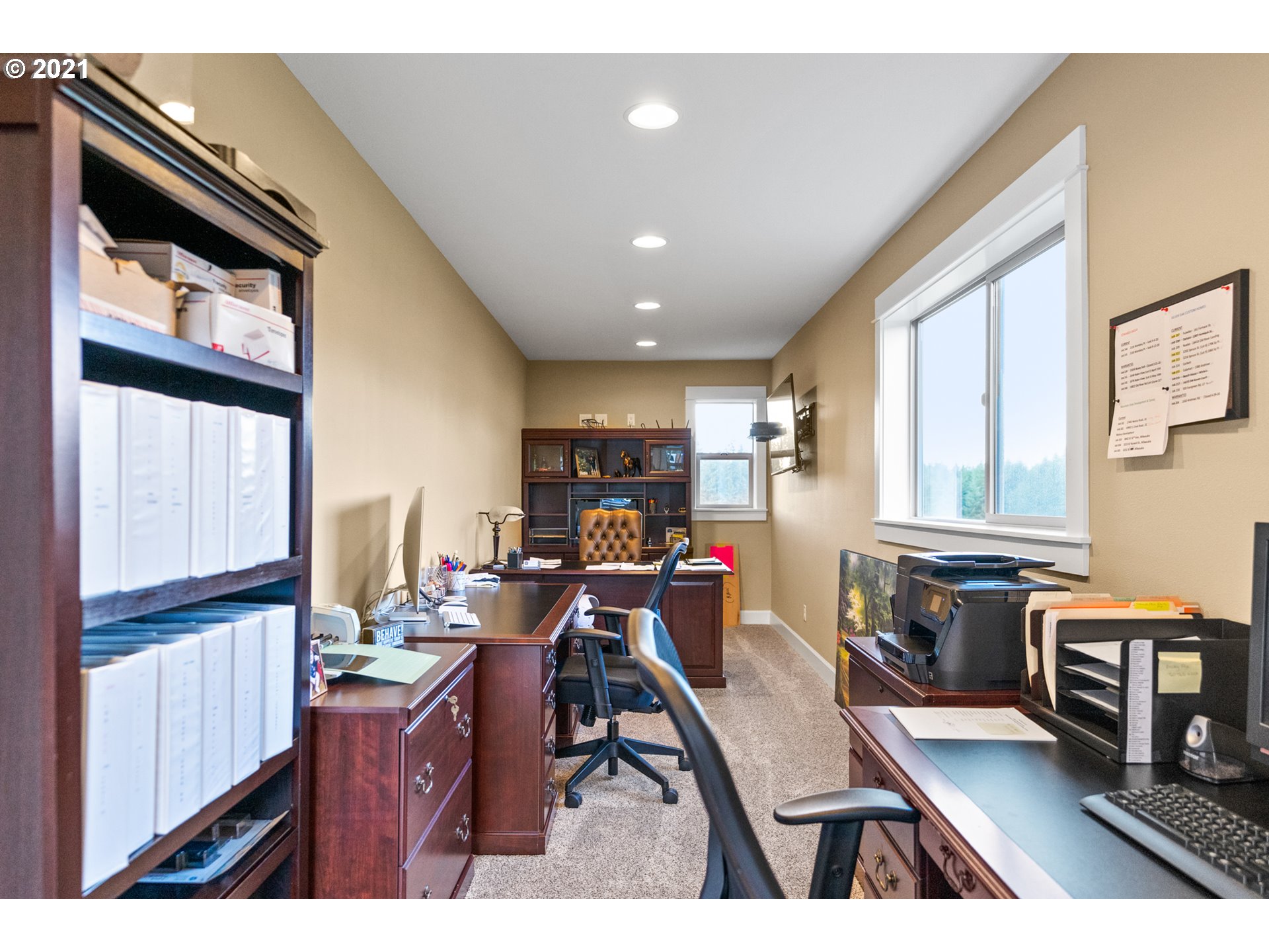 15695 South Carus Road Oregon City, OR 97045 - Photo 28 of 32 a workspace with furniture and window