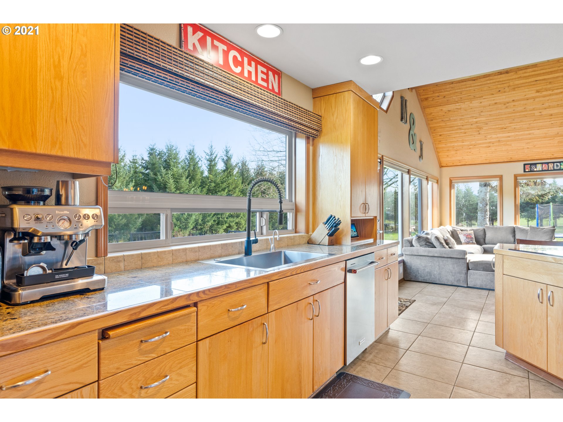 15695 South Carus Road Oregon City, OR 97045 - Photo 4 of 32 a very nice looking room with a large window