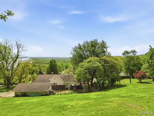 $289,900 | 409 Luke Street, Clarksville, MO 63336