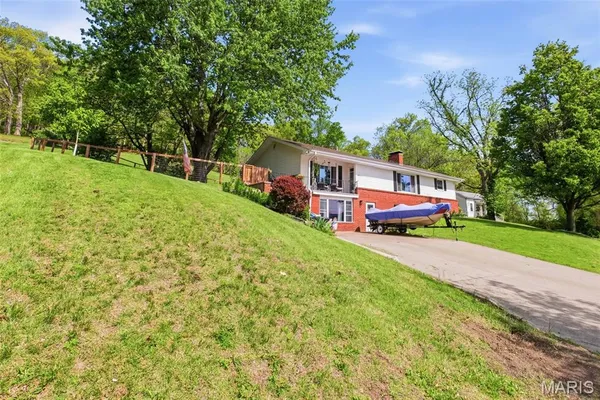 $289,900 | 409 Luke Street, Clarksville, MO 63336