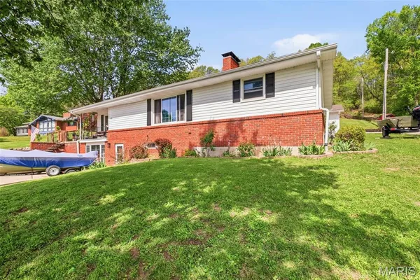 $289,900 | 409 Luke Street, Clarksville, MO 63336