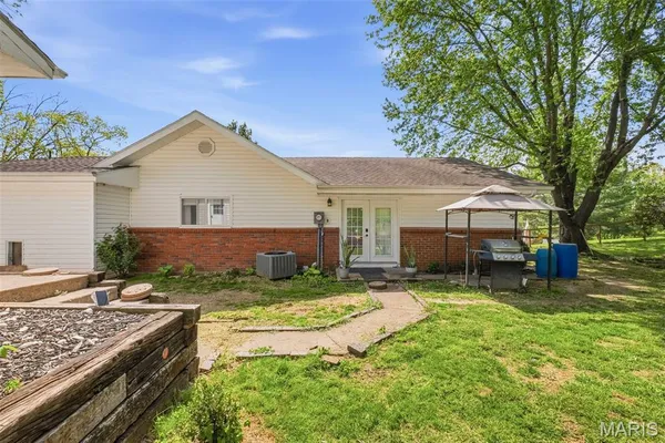 $289,900 | 409 Luke Street, Clarksville, MO 63336