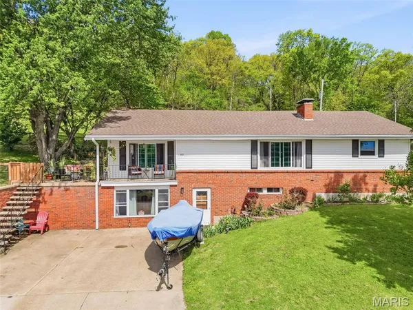$289,900 | 409 Luke Street, Clarksville, MO 63336