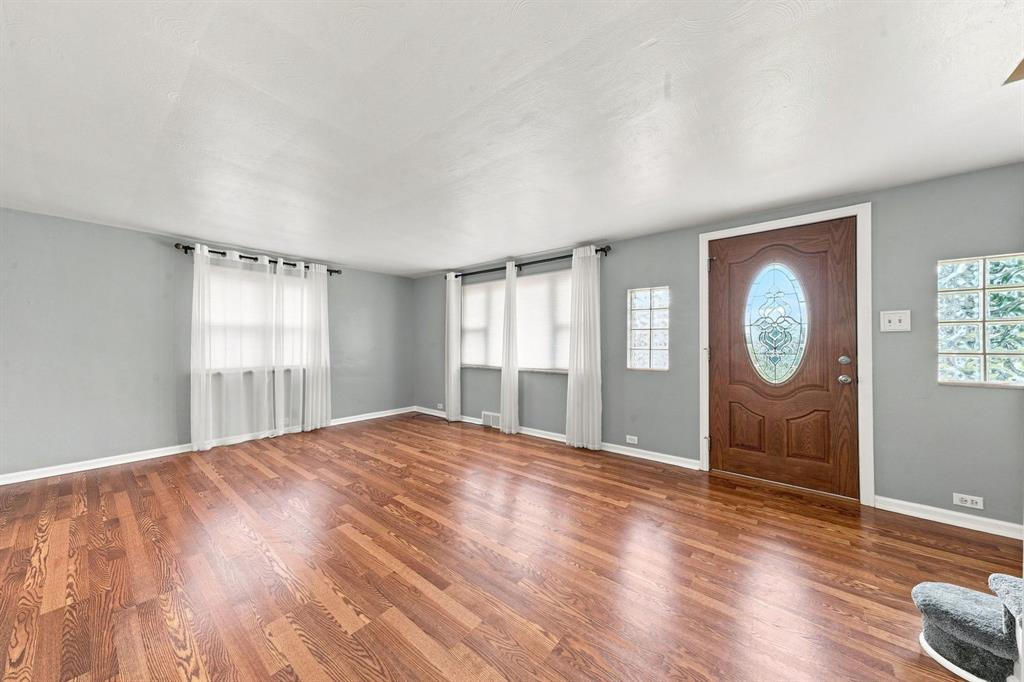 494 Lougeay Road Pittsburgh, PA 15235 - Photo 5 of 36 Gallery Image 5
