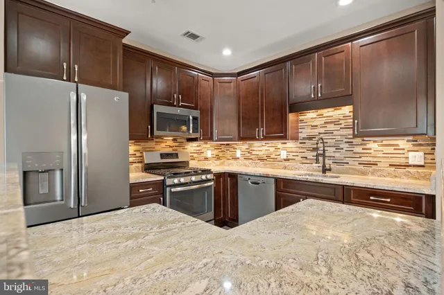 $449,000 | 1621 Ladue Court, Unit 105, Woodbridge, VA 22191