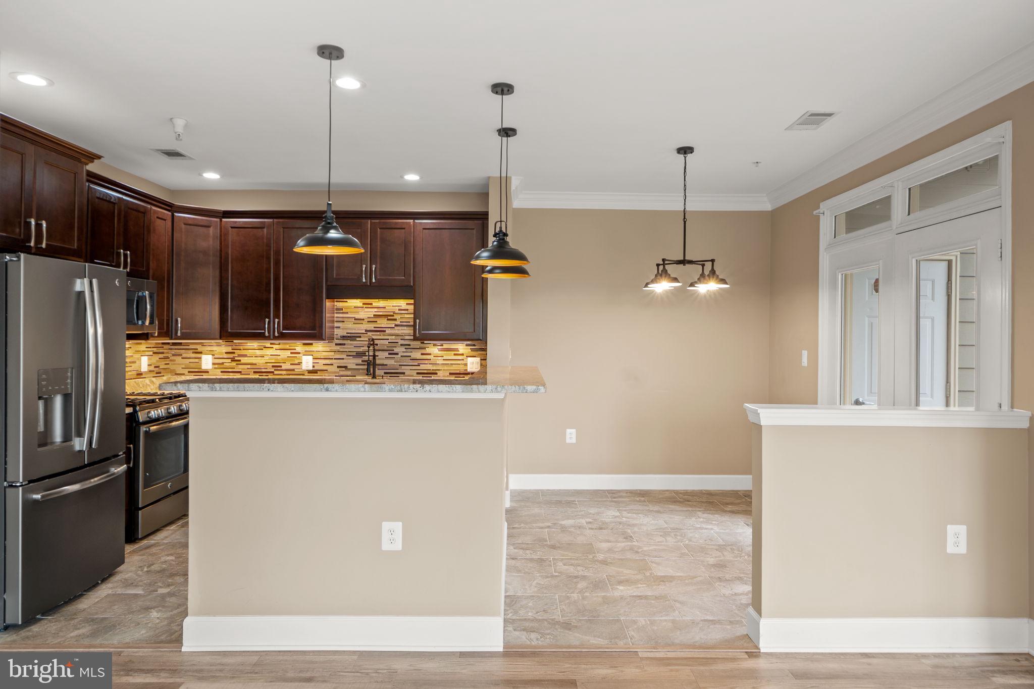 1621 Ladue Court, Unit 105 Woodbridge, VA 22191 - Photo 18 of 60 Kitchen / Dining Area