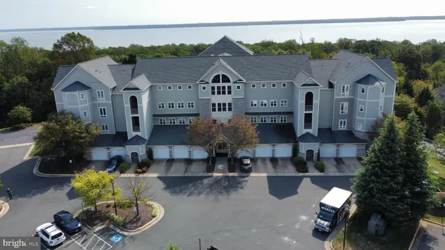 $449,000 | 1621 Ladue Court, Unit 105, Woodbridge, VA 22191