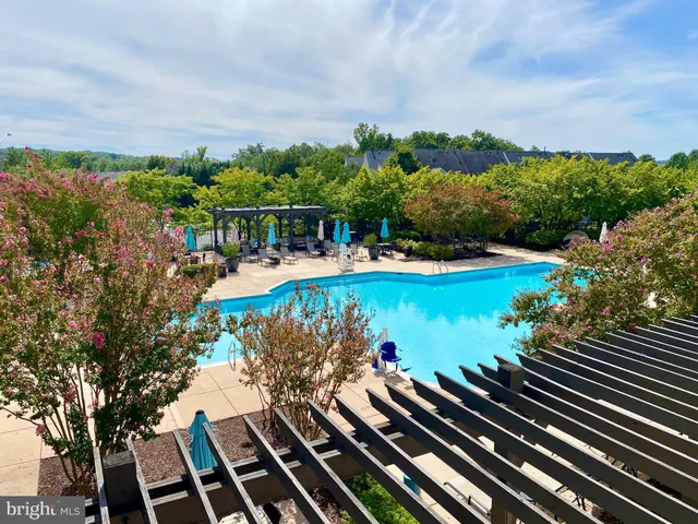 $449,000 | 1621 Ladue Court, Unit 105, Woodbridge, VA 22191