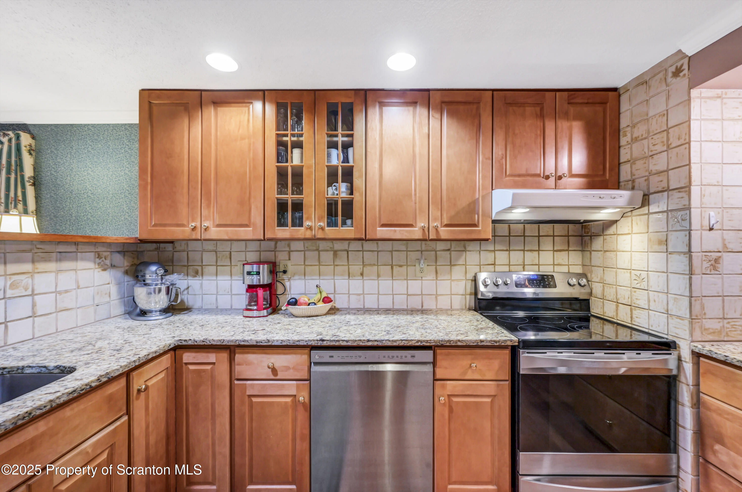 353 Benton Road Dalton, PA 18414 - Photo 13 of 78 Kitchen