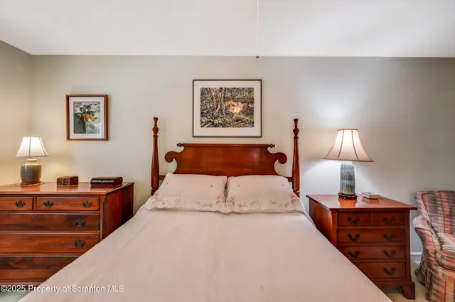 a view of yard with green space