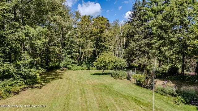 $750,000 | 353 Benton Road, Dalton, PA 18414