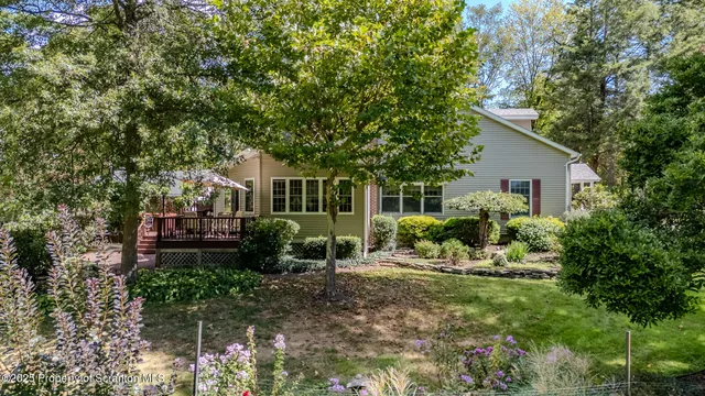 $750,000 | 353 Benton Road, Dalton, PA 18414