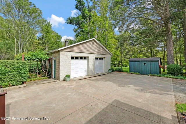 $750,000 | 353 Benton Road, Dalton, PA 18414