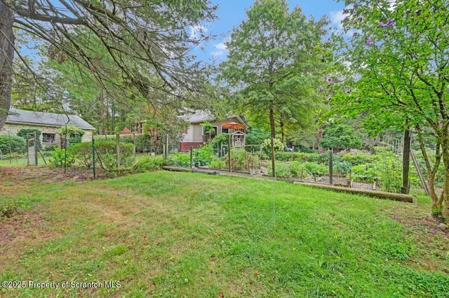 $750,000 | 353 Benton Road, Dalton, PA 18414