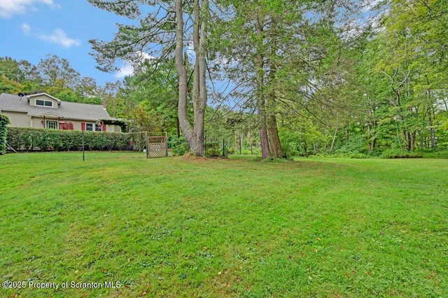 $750,000 | 353 Benton Road, Dalton, PA 18414