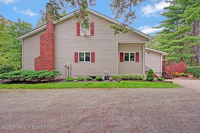 $750,000 | 353 Benton Road, Dalton, PA 18414