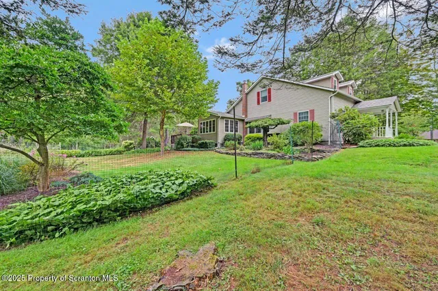 $750,000 | 353 Benton Road, Dalton, PA 18414