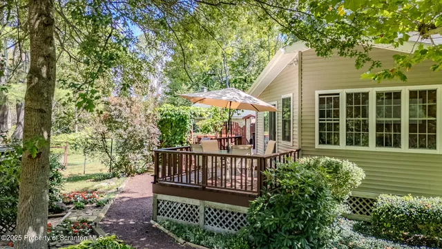 $750,000 | 353 Benton Road, Dalton, PA 18414