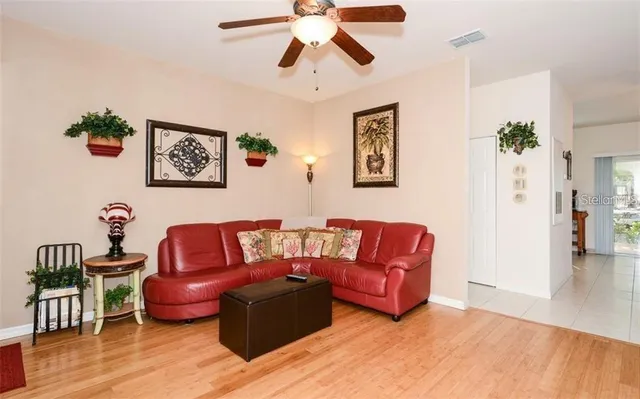 $3,000 | 7685 Plantation Circle, Unit B, University Park, FL 34201