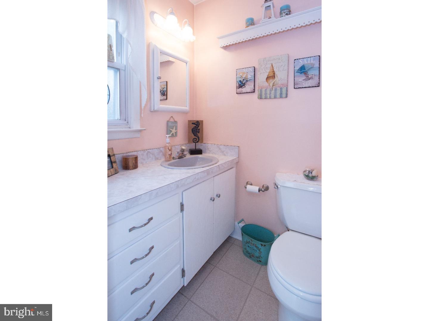 33 Weyburne Road Hamilton, NJ 08690 - Photo 9 of 18 Half Bath