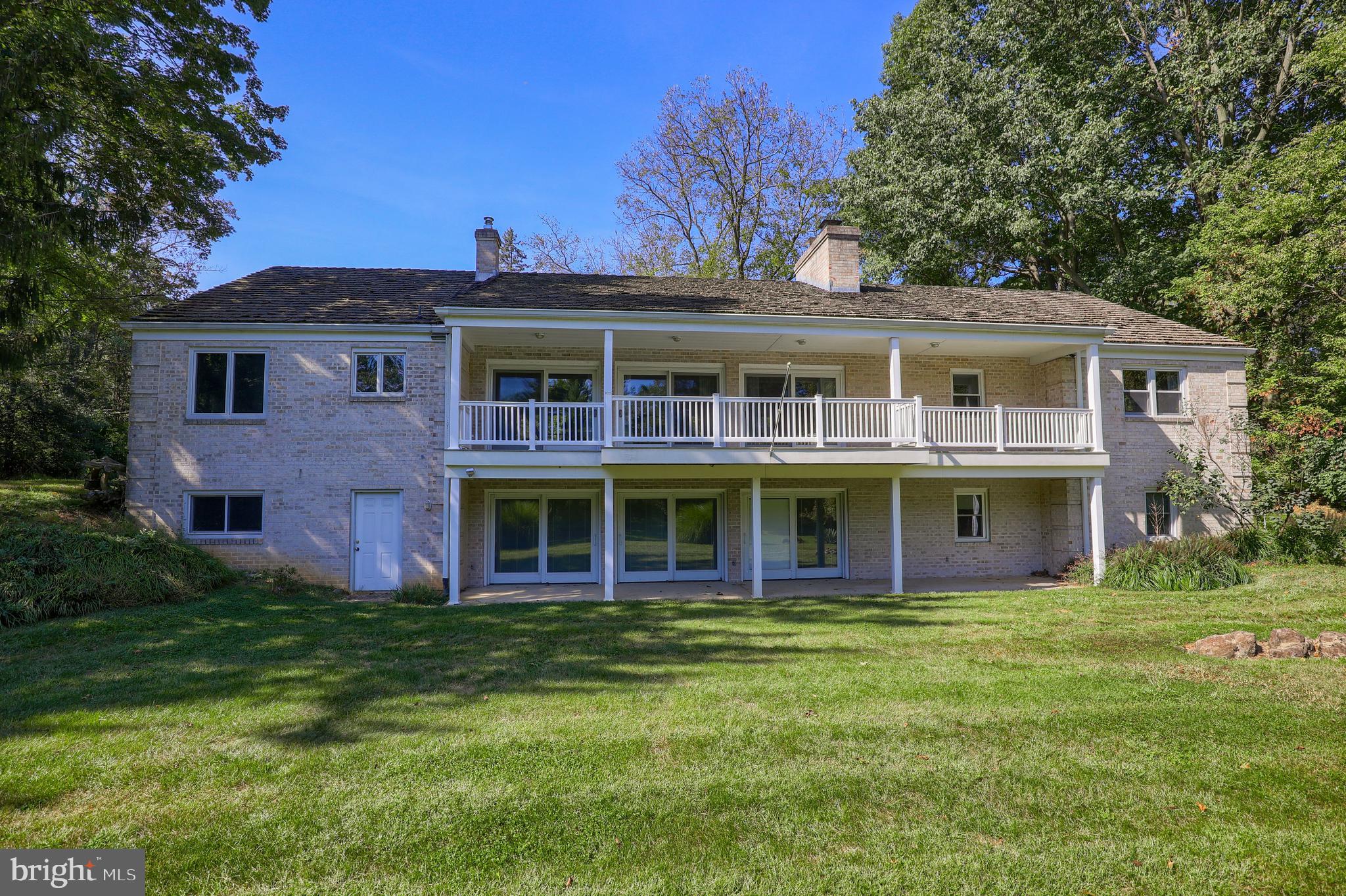 647 Millcross Road Lancaster, PA 17601 - Photo 3 of 42