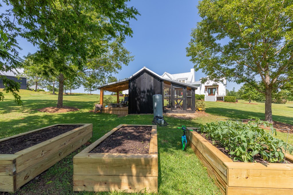 431 Johnny Murphy Road Dothan, AL 36301 - Photo 35 of 46 Chicken Coop