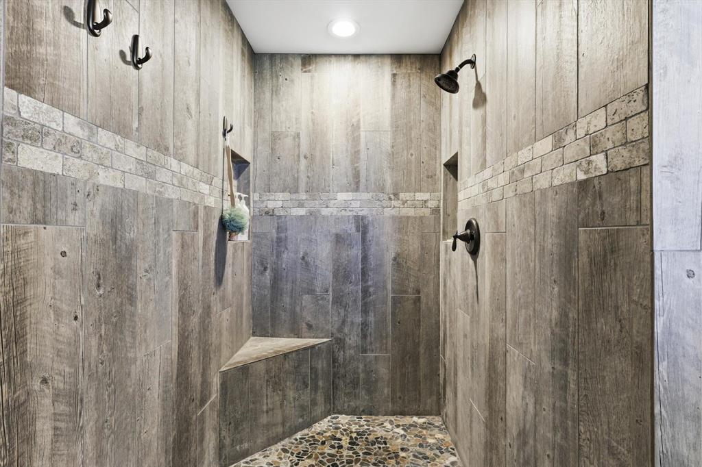 1748 Wilson Road Palmer, TX 75152 - Photo 13 of 40 a bathroom with a shower