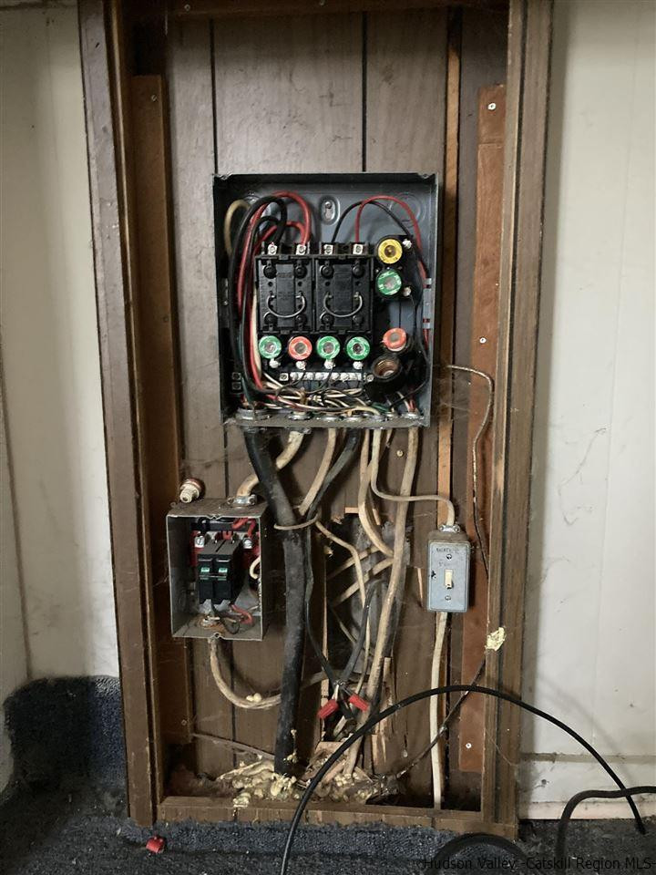 10 Edward Road Milton, NY 12547 - Photo 5 of 16 a view of a room with gym equipment